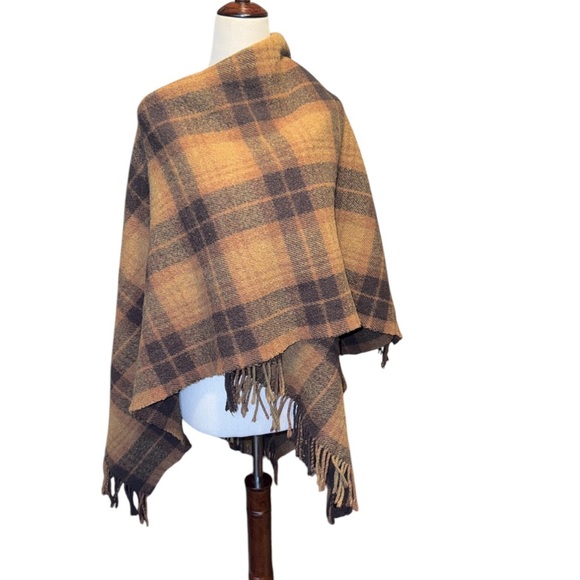 Lauren Ralph Lauren Lambs Wool Plaid Poncho - Picture 1 of 6